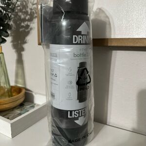 Stylish Black Insulated Water Bottle w speaker